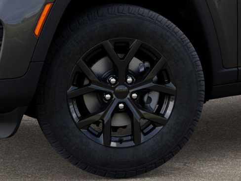 New 2025 Jeep Grand Cherokee Altitude image 26