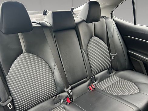 Used 2023 Toyota Camry SE FWD image 18