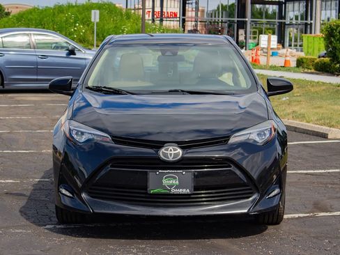 Used 2017 Toyota Corolla LE w/ LE Premium Package w/Moonroof FWD image 2