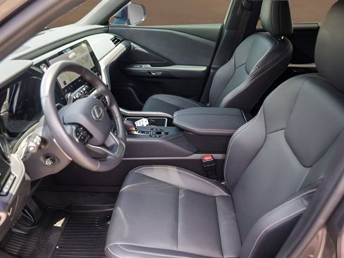 Used 2025 Lexus TX 350 AWD w/ Technology Package image 9