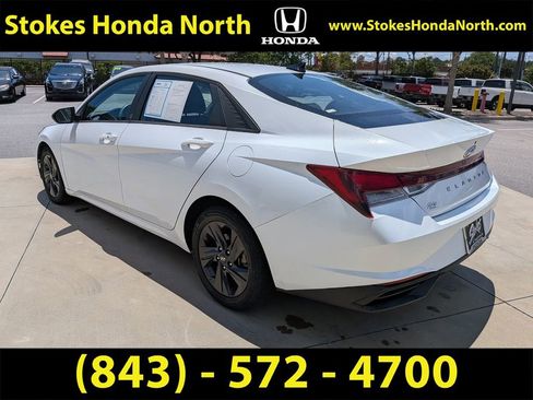 Used 2021 Hyundai Elantra SEL FWD image 4