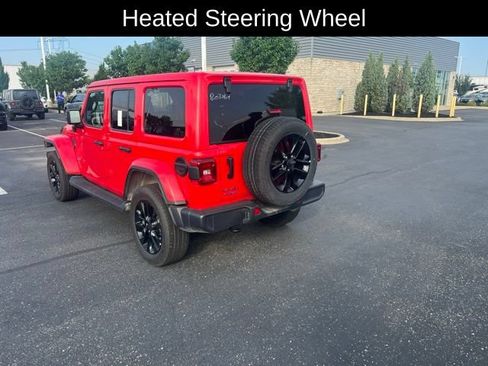 Used 2025 Jeep Wrangler Unlimited Sahara AWD/4WD image 13