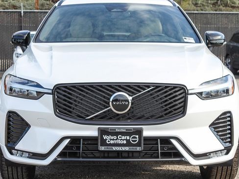 New 2026 Volvo XC60 B5 Core image 2