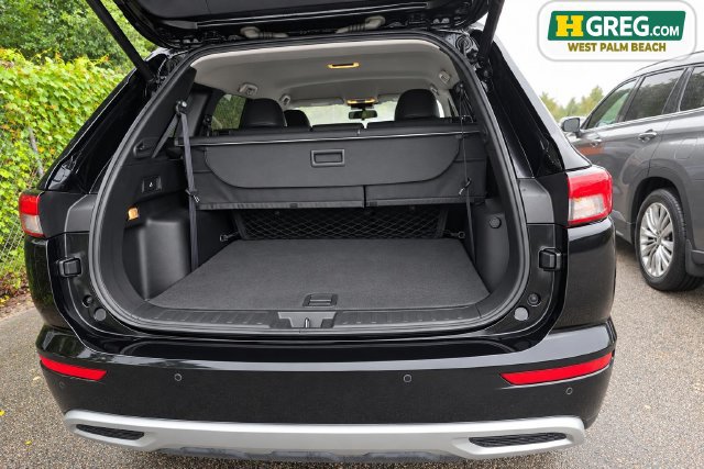 Used 2024 Mitsubishi Outlander SE FWD image 17