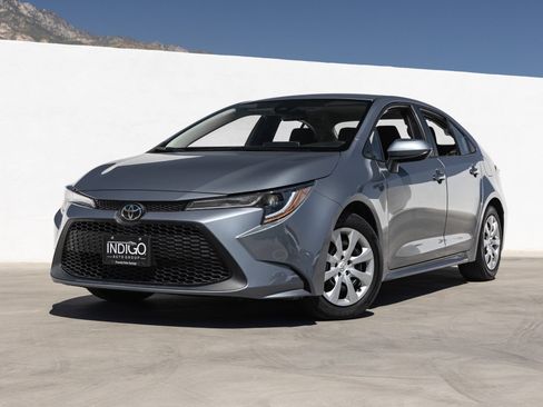 Used 2020 Toyota Corolla LE w/ Carpet Mat Package (TMS) FWD image 1