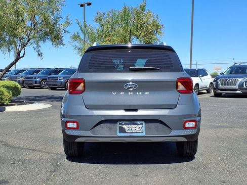 Certified 2023 Hyundai Venue Limited w/ Cargo Package FWD image 5
