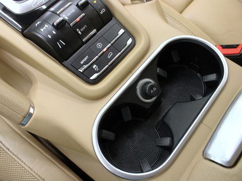 Used 2012 Porsche Cayenne image 66