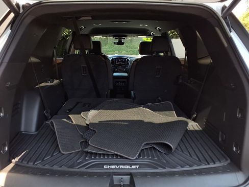 Used 2022 Chevrolet Traverse RS FWD image 20
