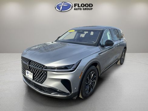 Used 2024 Lincoln Nautilus Premier w/ Equipment Group 102A image 3