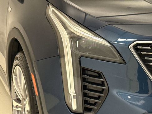 Used 2021 Cadillac XT4 Premium Luxury FWD image 5
