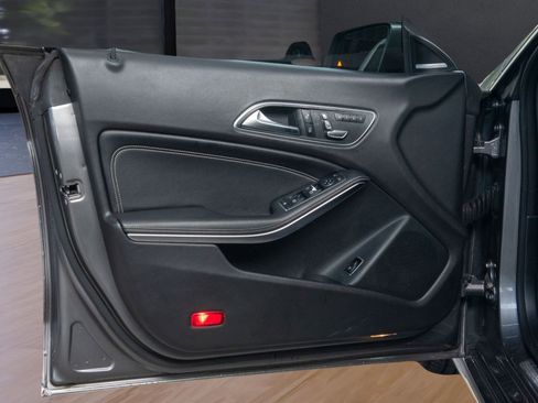 Used 2018 Mercedes-Benz CLA 250 4MATIC image 14