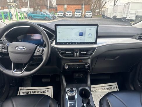 Used 2025 Ford Escape SE image 29