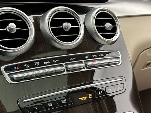 Used 2021 Mercedes-Benz GLC 300 image 17