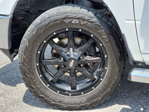 Used 2020 RAM 1500 Classic SLT AWD/4WD image 10