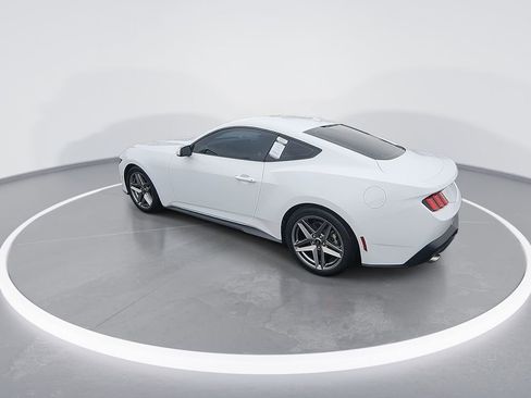 Used 2024 Ford Mustang Coupe RWD image 6