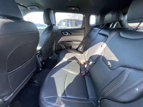 Used 2024 Jeep Compass Limited image 23