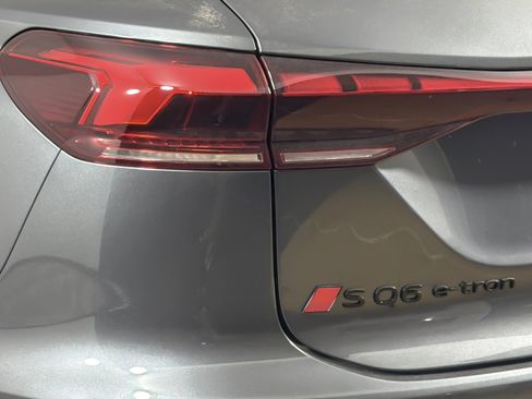 New 2027 Audi SQ6 e-tron Premium Plus AWD/4WD image 25