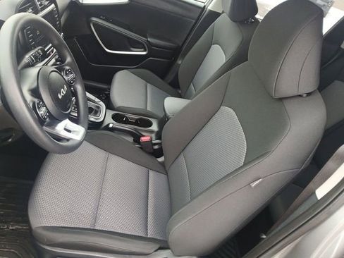 Certified 2025 Kia Soul LX w/ LX Technology Package image 11