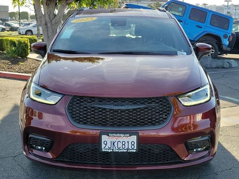 Used 2023 Chrysler Pacifica Touring-L w/ S Appearance Package image 29