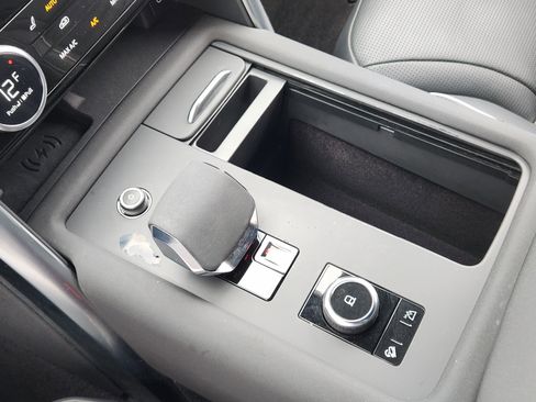 Used 2022 Land Rover Discovery HSE R-Dynamic image 23