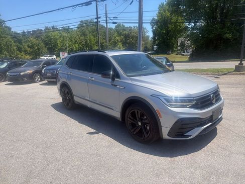 Used 2023 Volkswagen Tiguan SE R-Line FWD image 1