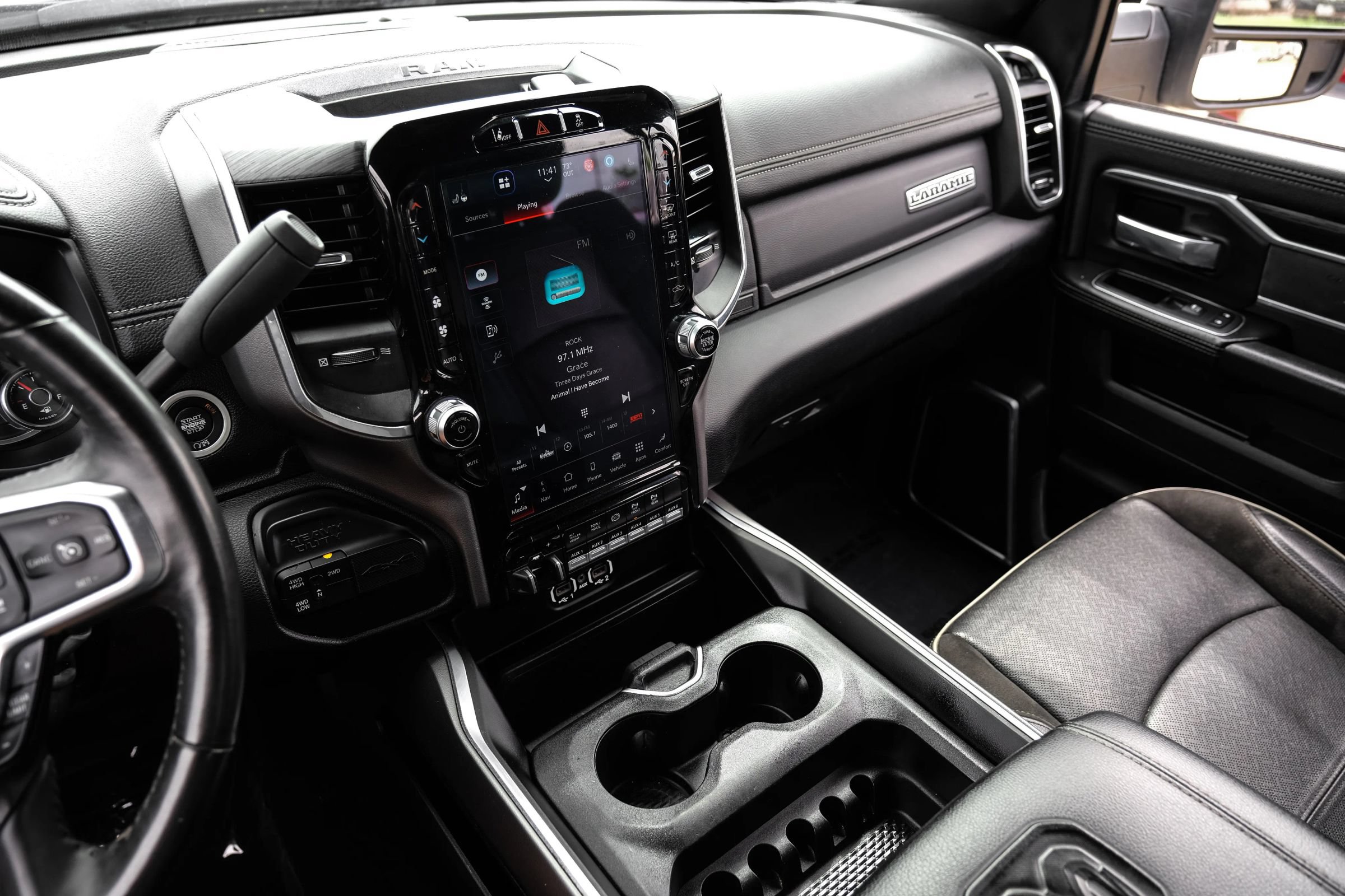 Used 2024 RAM 3500 Laramie w/ Sport Appearance Package AWD/4WD image 31