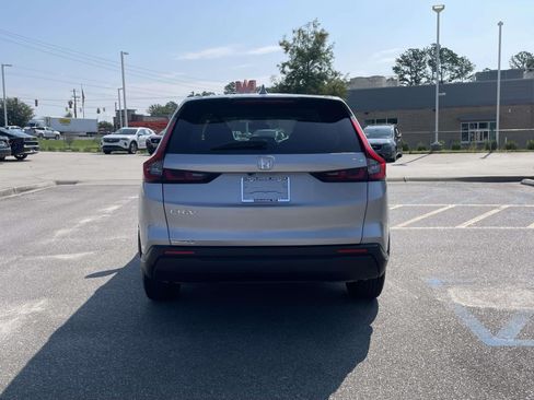 Used 2023 Honda CR-V LX image 5