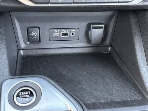 Used 2025 Nissan Sentra SV FWD image 25