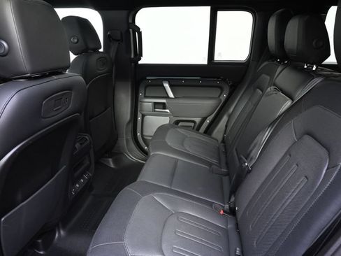 Used 2022 Land Rover Defender 110 X-Dynamic SE AWD/4WD image 21