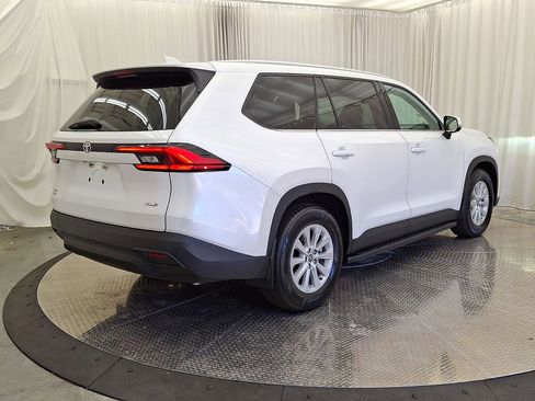 Certified 2024 Toyota Grand Highlander XLE image 25