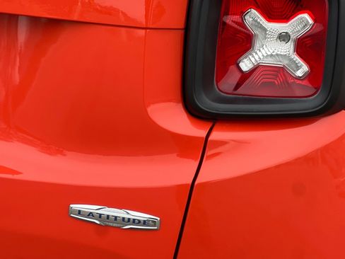 Used 2017 Jeep Renegade Latitude image 22