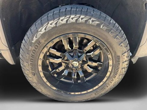 Used 2025 GMC Sierra 2500 AT4 w/ AT4 Premium Plus Package AWD/4WD image 13