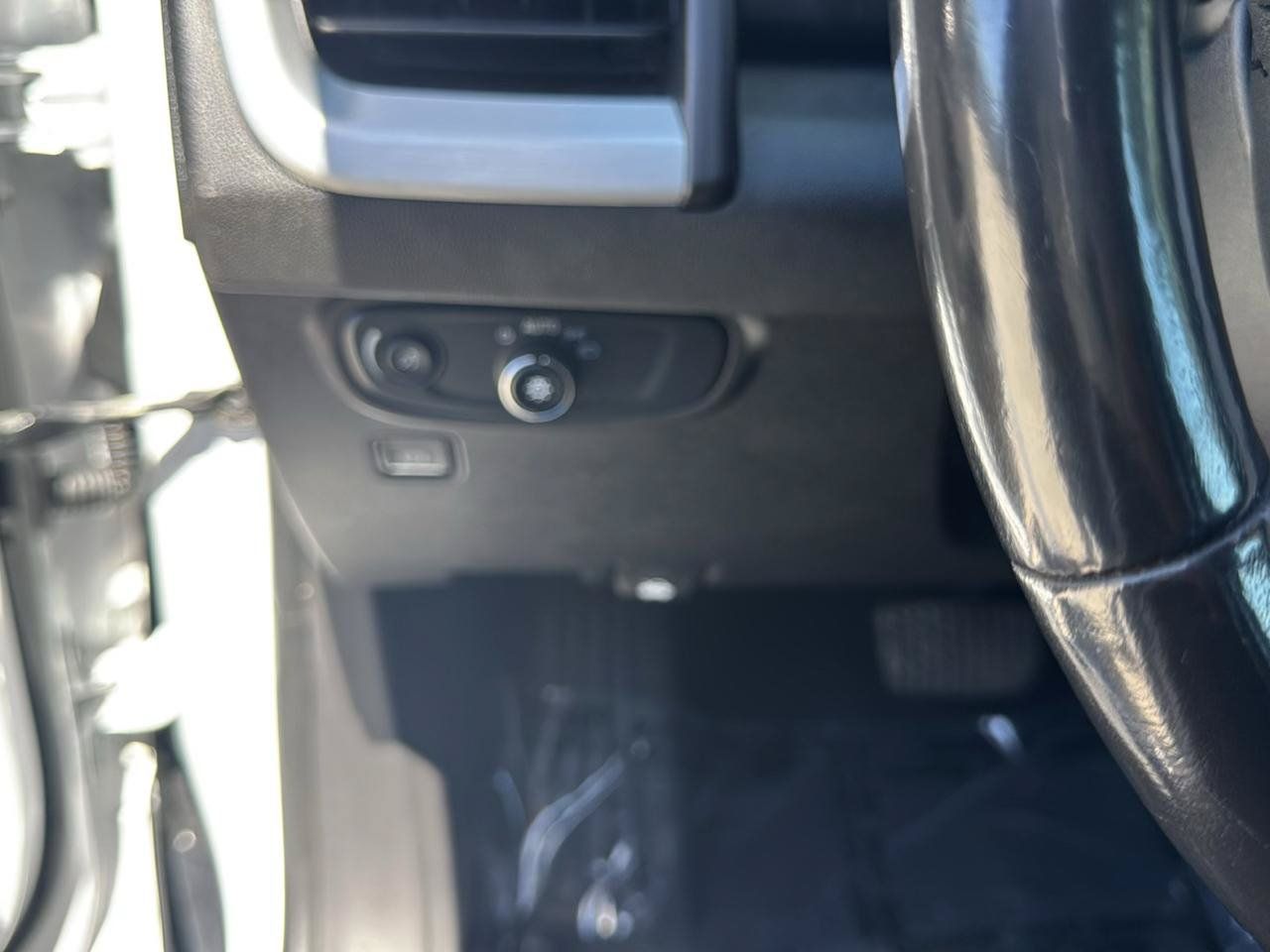 Used 2019 GMC Terrain SLE w/ Driver Convenience Package FWD image 13