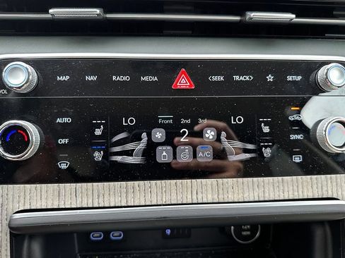 Certified 2026 Genesis GV80 2.5T Prestige AWD/4WD image 21