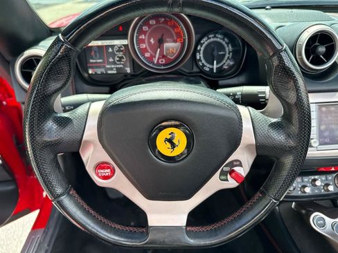 Used 2013 Ferrari California RWD image 16