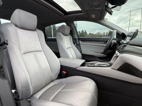 Used 2018 Honda Accord EX image 30