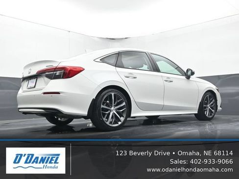 Used 2022 Honda Civic Touring image 12