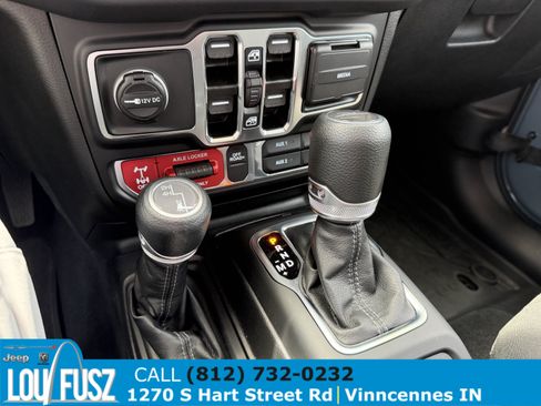 Used 2025 Jeep Gladiator Mojave w/ Safety Group AWD/4WD image 21