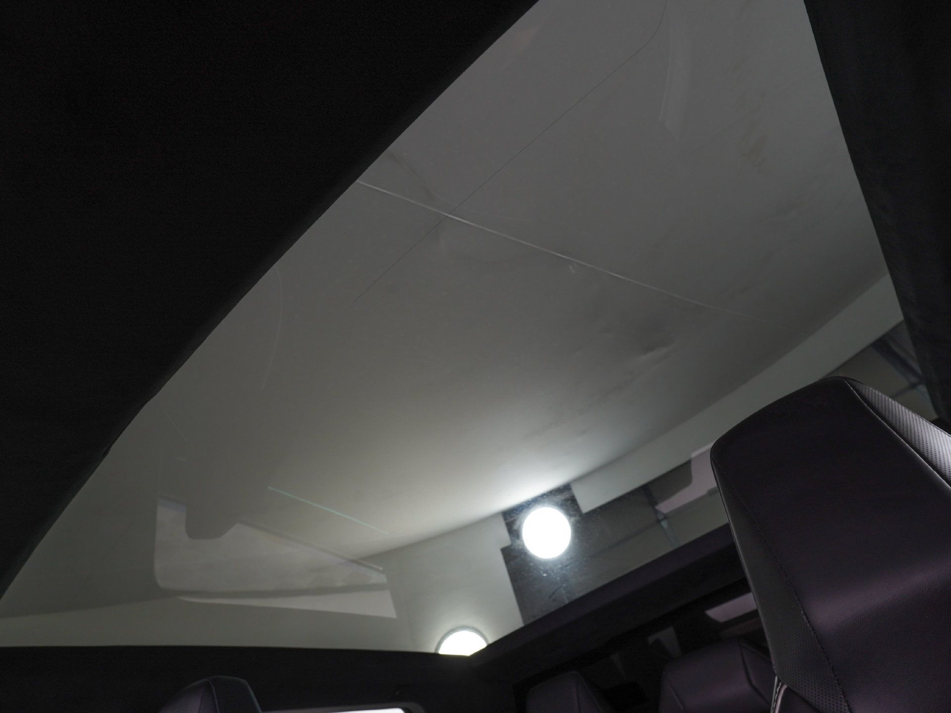 Used 2025 Tesla Cybertruck AWD Crew Cab image 30