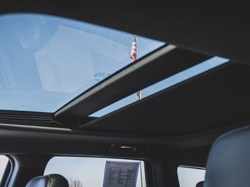 Used 2015 Jeep Grand Cherokee Limited w/ Luxury Group II image 17