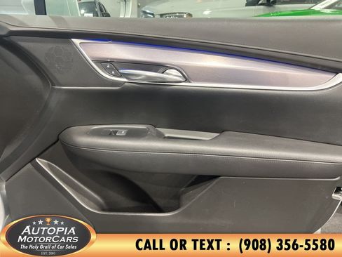 Used 2018 Cadillac XT5 Premium Luxury AWD/4WD image 16