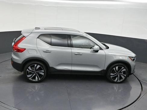 Used 2024 Volvo XC40 B5 Plus AWD/4WD image 21