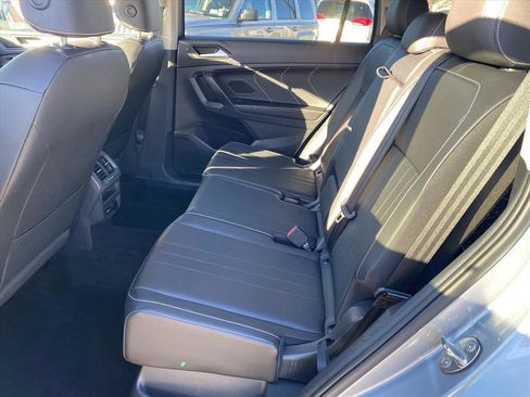 Used 2022 Volkswagen Tiguan SE image 22