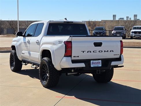 Used 2025 Toyota Tacoma TRD Sport image 6