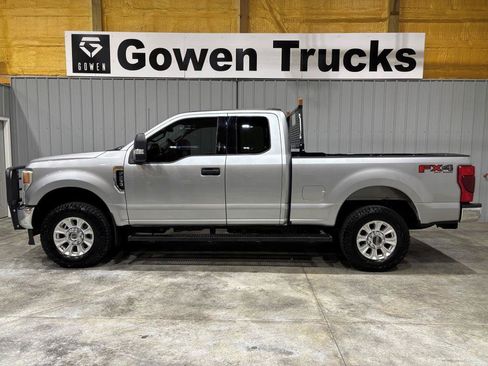 Used 2022 Ford F250 XLT w/ XLT Value Package AWD/4WD image 2
