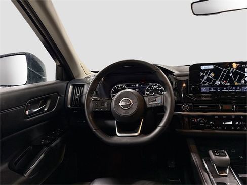 Used 2024 Nissan Pathfinder SL w/ SL Premium Package image 25