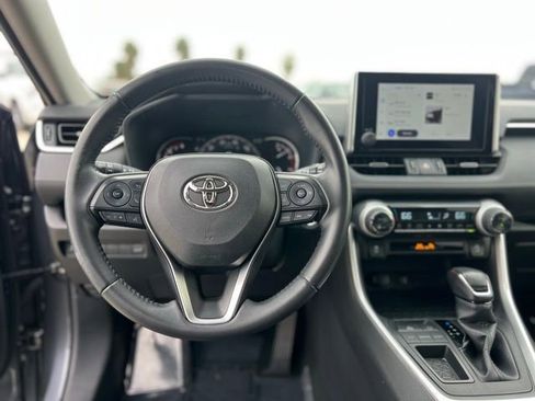 Used 2023 Toyota RAV4 XLE Premium image 13