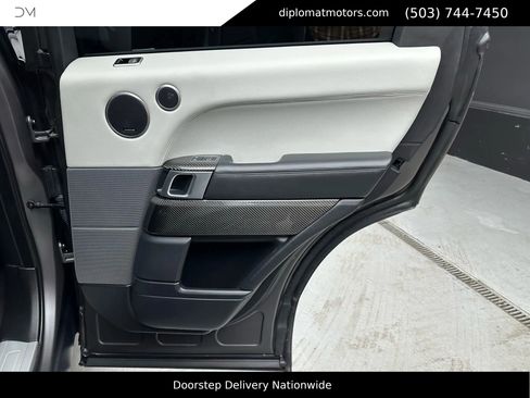 Used 2020 Land Rover Range Rover Sport SVR image 27