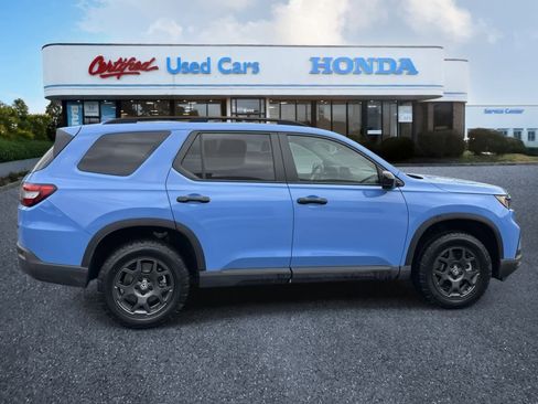 Used 2025 Honda Pilot TrailSport image 6