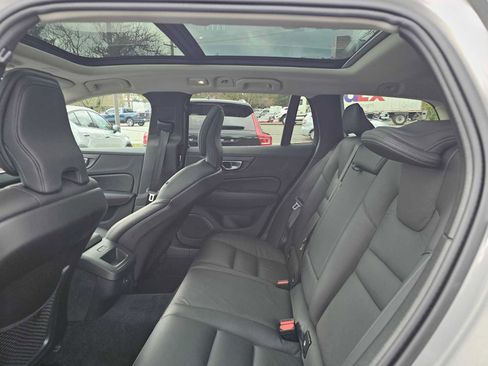 Certified 2025 Volvo V60 B5 Cross Country Plus AWD/4WD image 20
